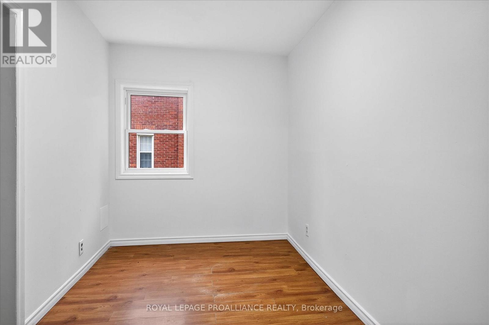 346 London Street, Peterborough (Town Ward 3), Ontario  K9H 2Z7 - Photo 22 - X12474483