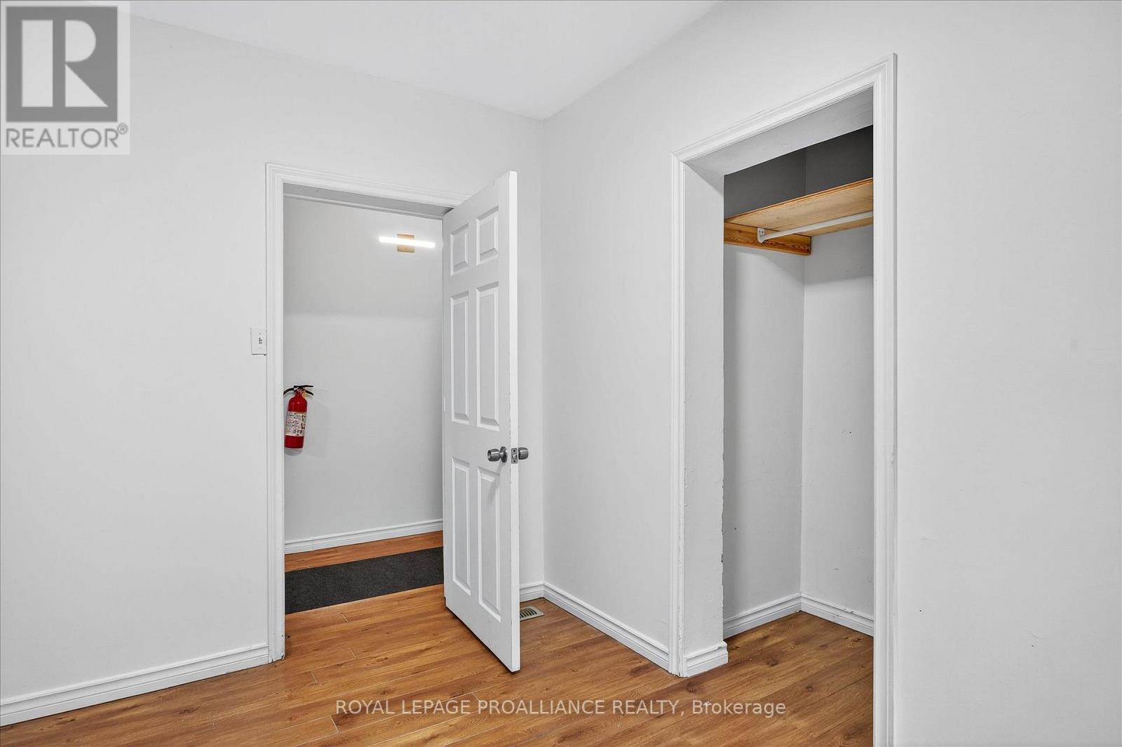 346 London Street, Peterborough (Town Ward 3), Ontario  K9H 2Z7 - Photo 23 - X12474483