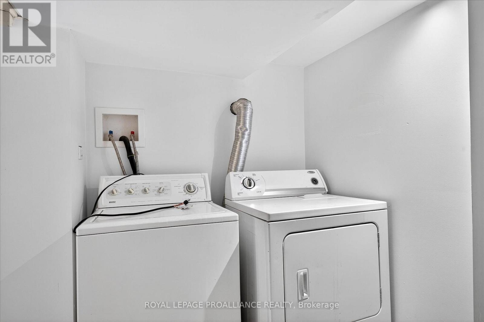 346 London Street, Peterborough (Town Ward 3), Ontario  K9H 2Z7 - Photo 27 - X12474483