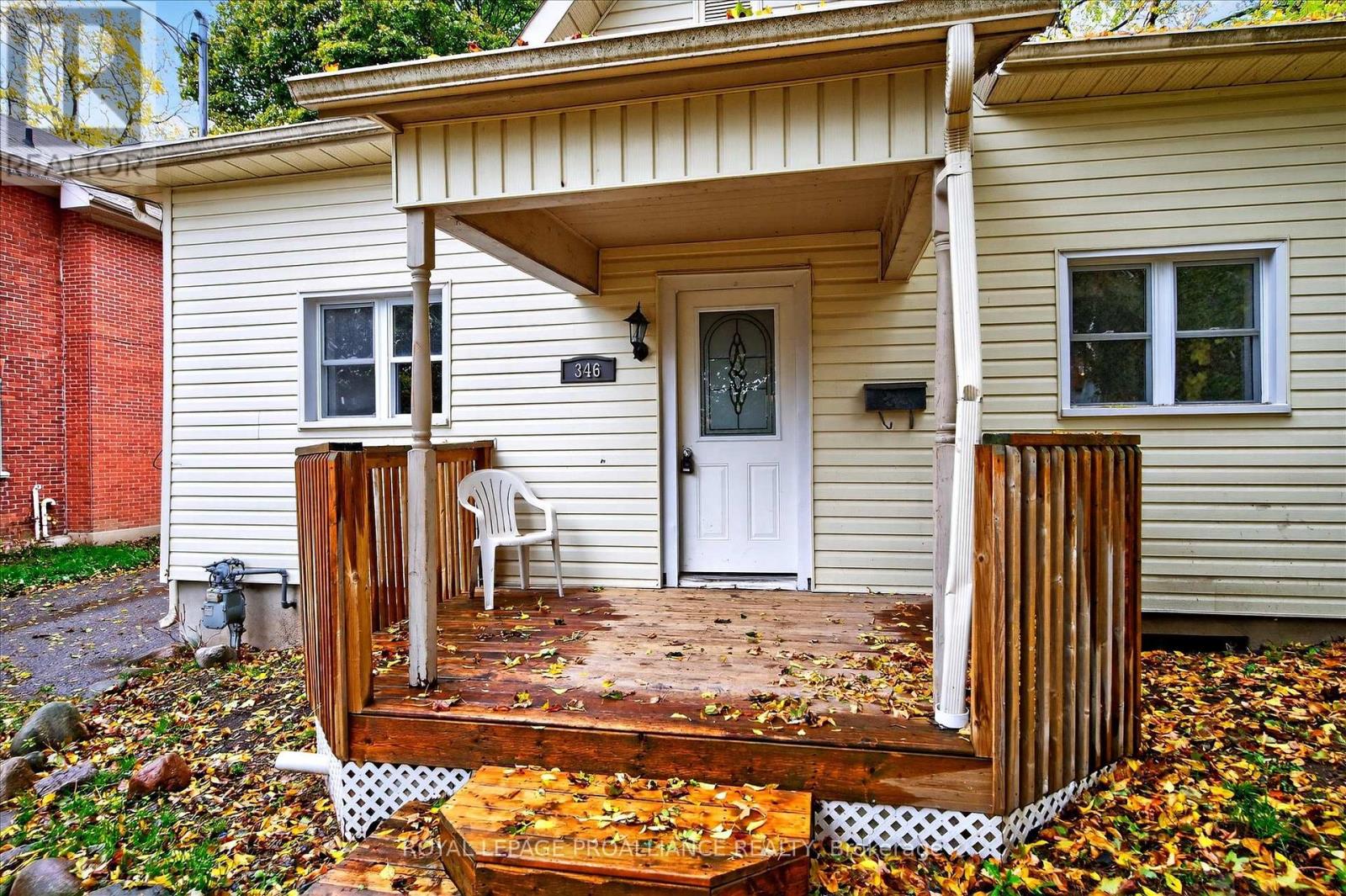 346 London Street, Peterborough (Town Ward 3), Ontario  K9H 2Z7 - Photo 6 - X12474483