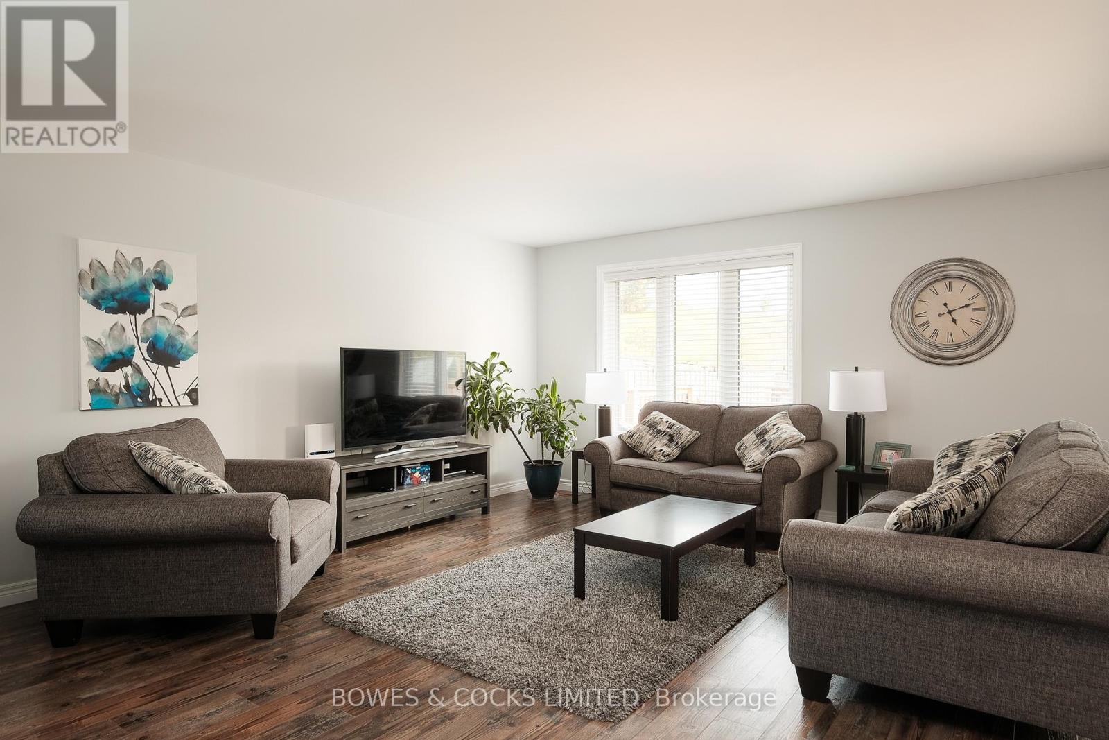 307 Louden Terrace, Peterborough (Monaghan Ward 2), Ontario  K9J 0C4 - Photo 12 - X12474716