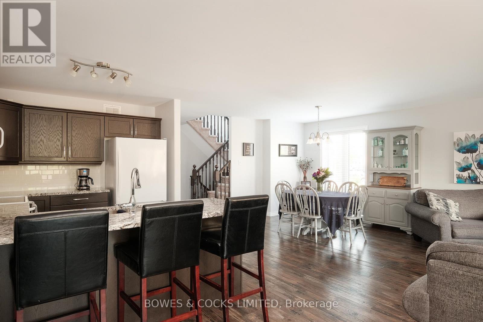 307 Louden Terrace, Peterborough (Monaghan Ward 2), Ontario  K9J 0C4 - Photo 6 - X12474716