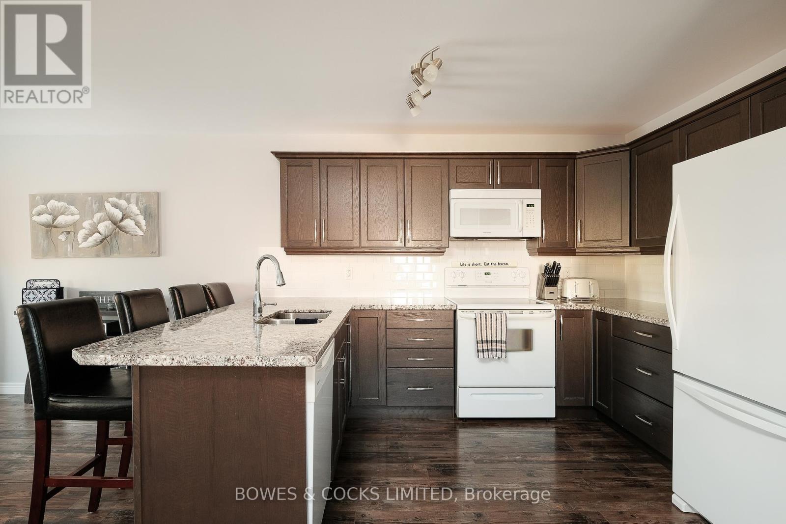 307 Louden Terrace, Peterborough (Monaghan Ward 2), Ontario  K9J 0C4 - Photo 7 - X12474716