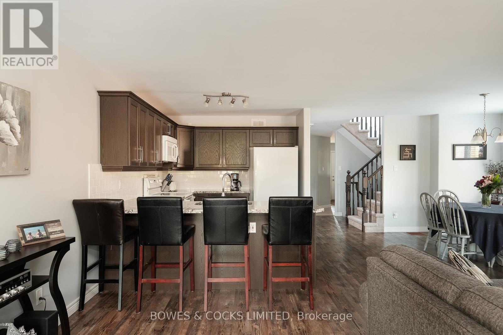 307 Louden Terrace, Peterborough (Monaghan Ward 2), Ontario  K9J 0C4 - Photo 8 - X12474716