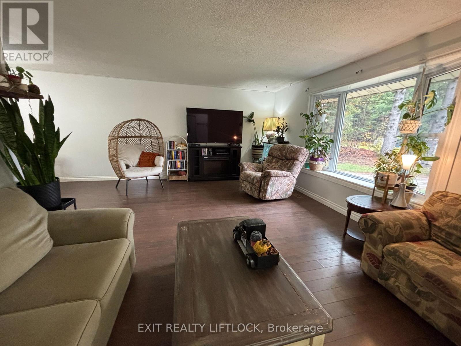 404 Belmont Concession 8, Havelock-Belmont-Methuen, Ontario  K0L 1Z0 - Photo 3 - X12475398