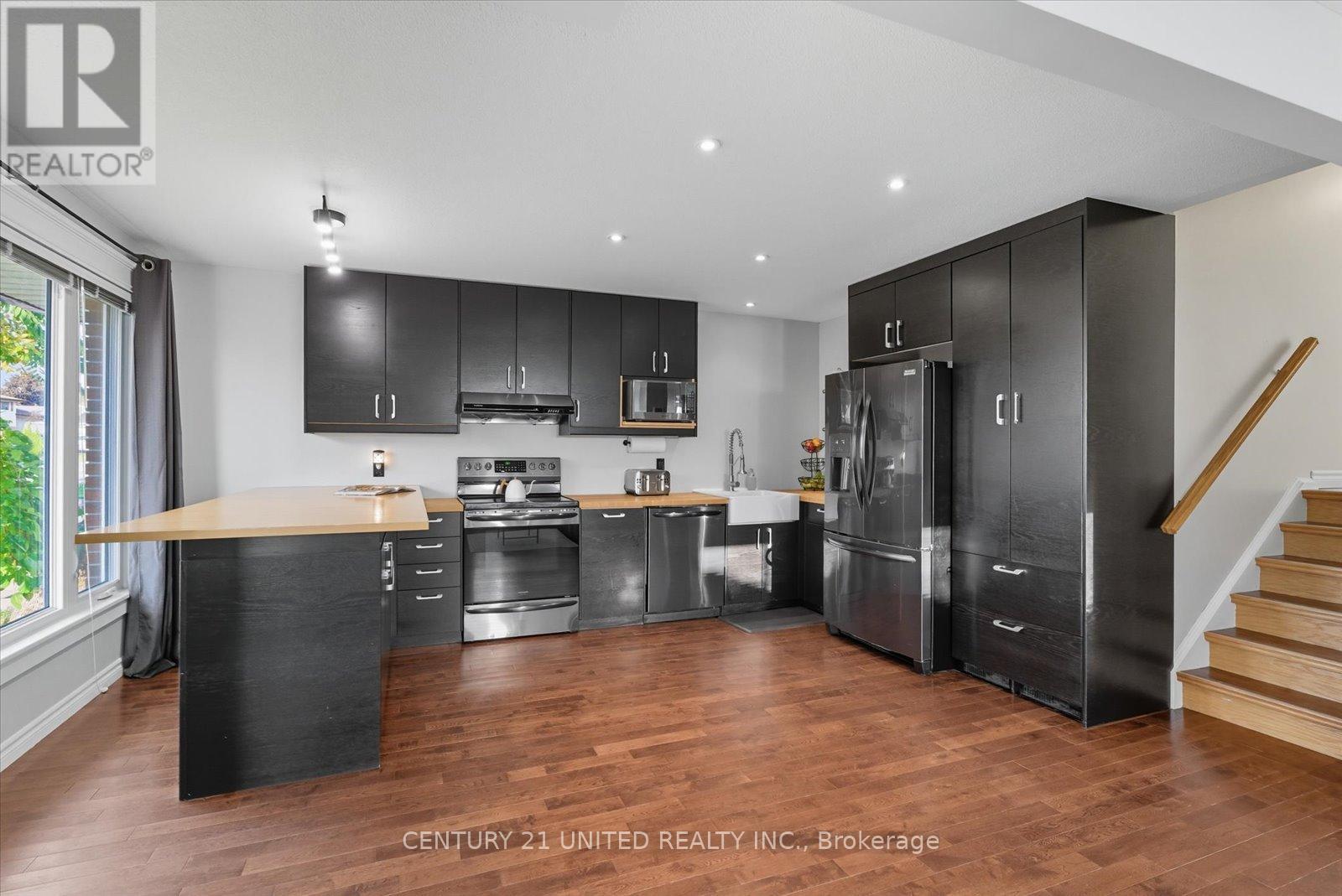 263 Riverview Heights, Peterborough (Ashburnham Ward 4), Ontario  K9J 1A9 - Photo 11 - X12475953