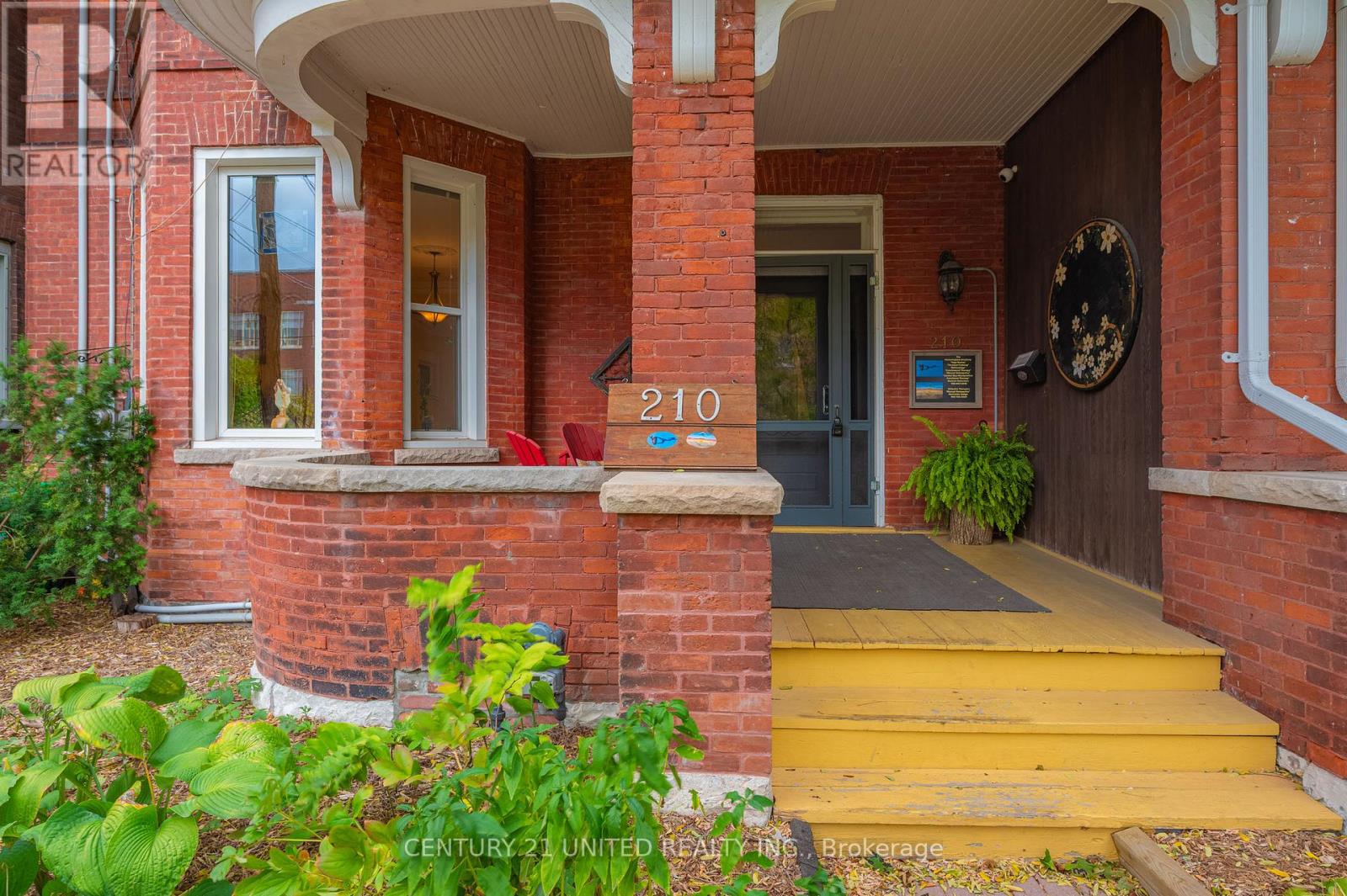 210 Mcdonnel Street, Peterborough (Town Ward 3), Ontario  K9H 2V9 - Photo 2 - X12476113