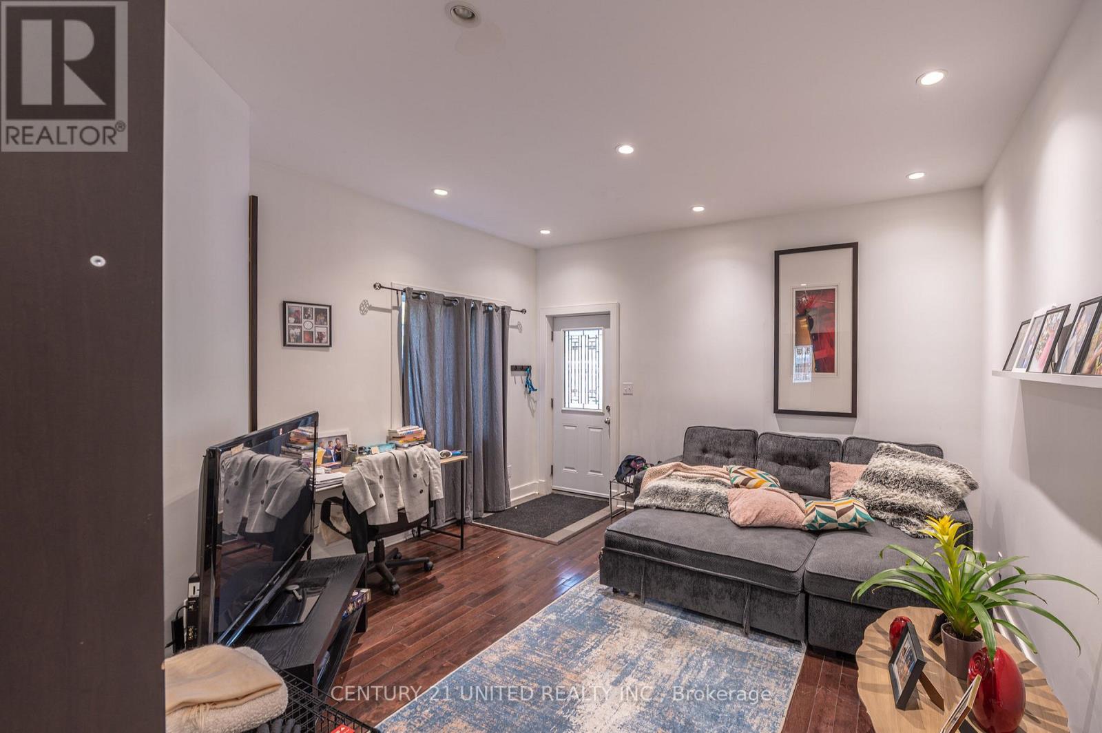 210 Mcdonnel Street, Peterborough (Town Ward 3), Ontario  K9H 2V9 - Photo 26 - X12476113