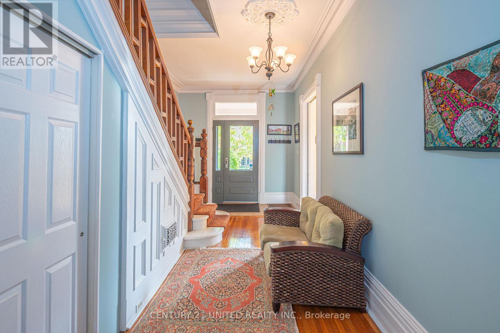 210 Mcdonnel Street, Peterborough (Town Ward 3), Ontario  K9H 2V9 - Photo 6 - X12476113