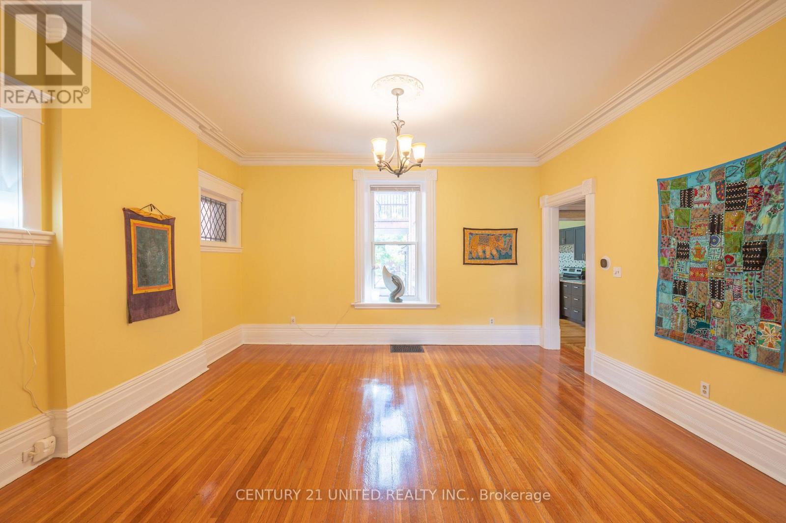 210 Mcdonnel Street, Peterborough (Town Ward 3), Ontario  K9H 2V9 - Photo 8 - X12476113