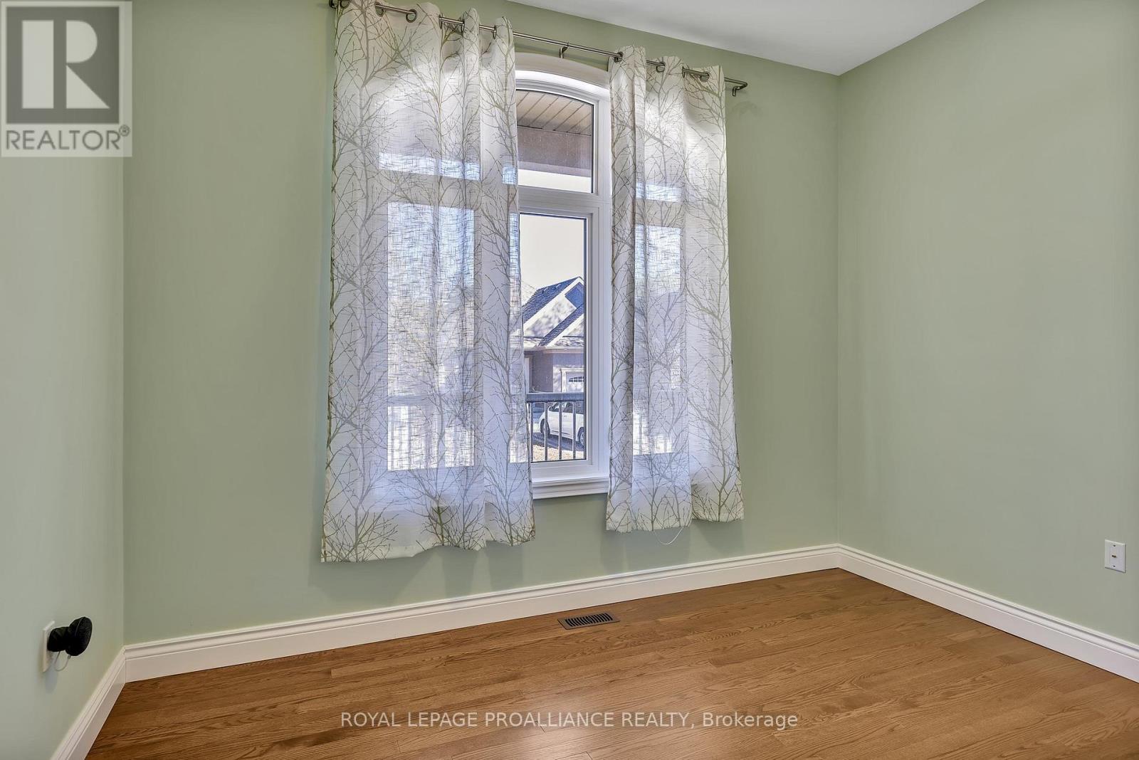 23 Brinton Drive, Peterborough (Otonabee Ward 1), Ontario  K9J 8S9 - Photo 25 - X12476114