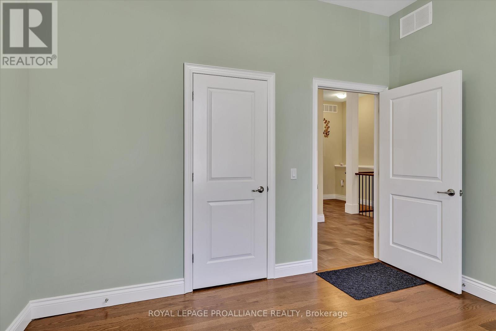 23 Brinton Drive, Peterborough (Otonabee Ward 1), Ontario  K9J 8S9 - Photo 26 - X12476114