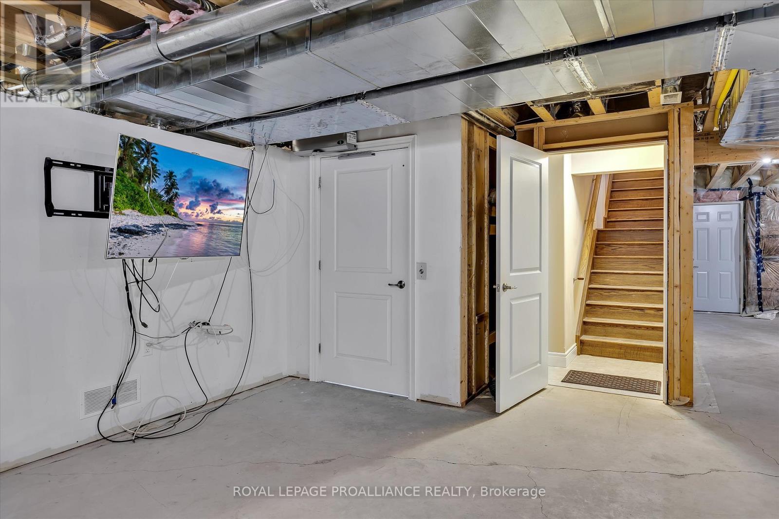 23 Brinton Drive, Peterborough (Otonabee Ward 1), Ontario  K9J 8S9 - Photo 29 - X12476114