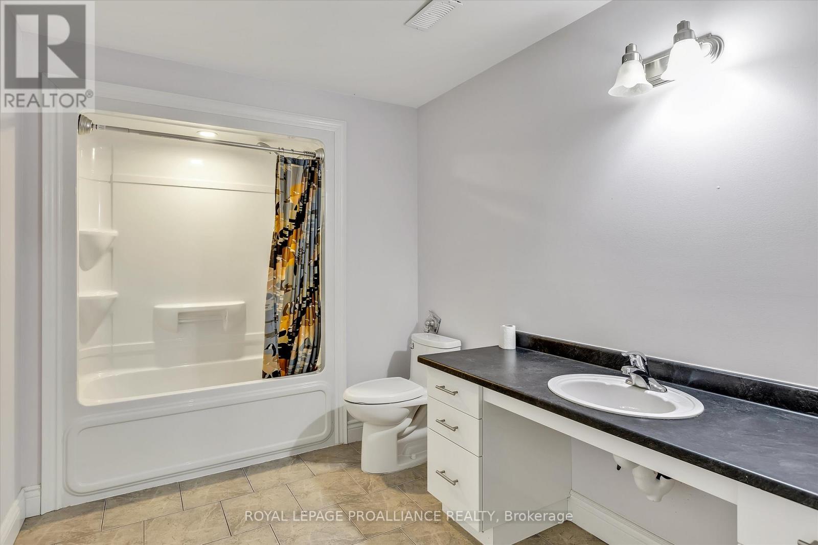 23 Brinton Drive, Peterborough (Otonabee Ward 1), Ontario  K9J 8S9 - Photo 34 - X12476114