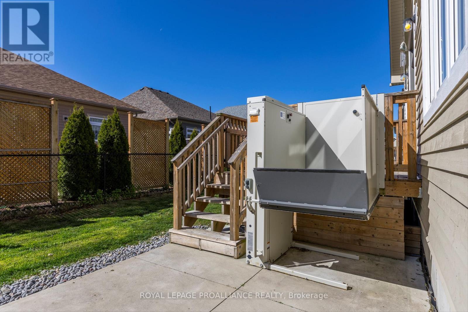 23 Brinton Drive, Peterborough (Otonabee Ward 1), Ontario  K9J 8S9 - Photo 43 - X12476114