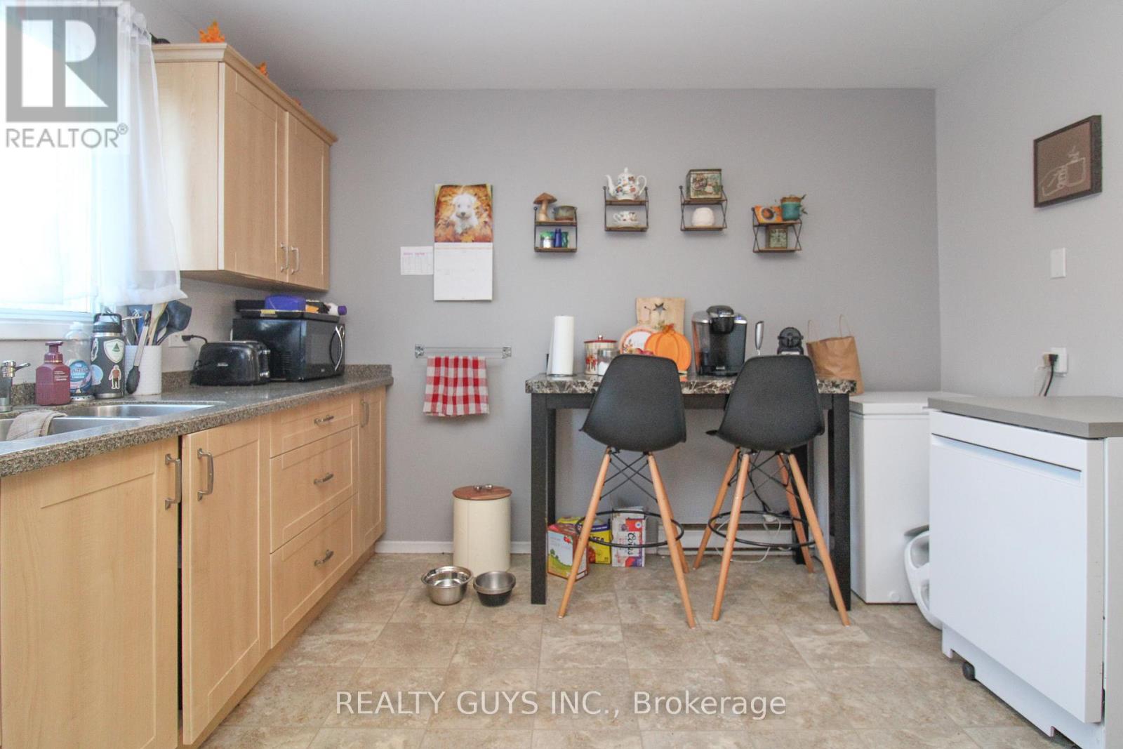 554 Crystal Drive, Peterborough (Ashburnham Ward 4), Ontario  K9J 8H5 - Photo 18 - X12476238