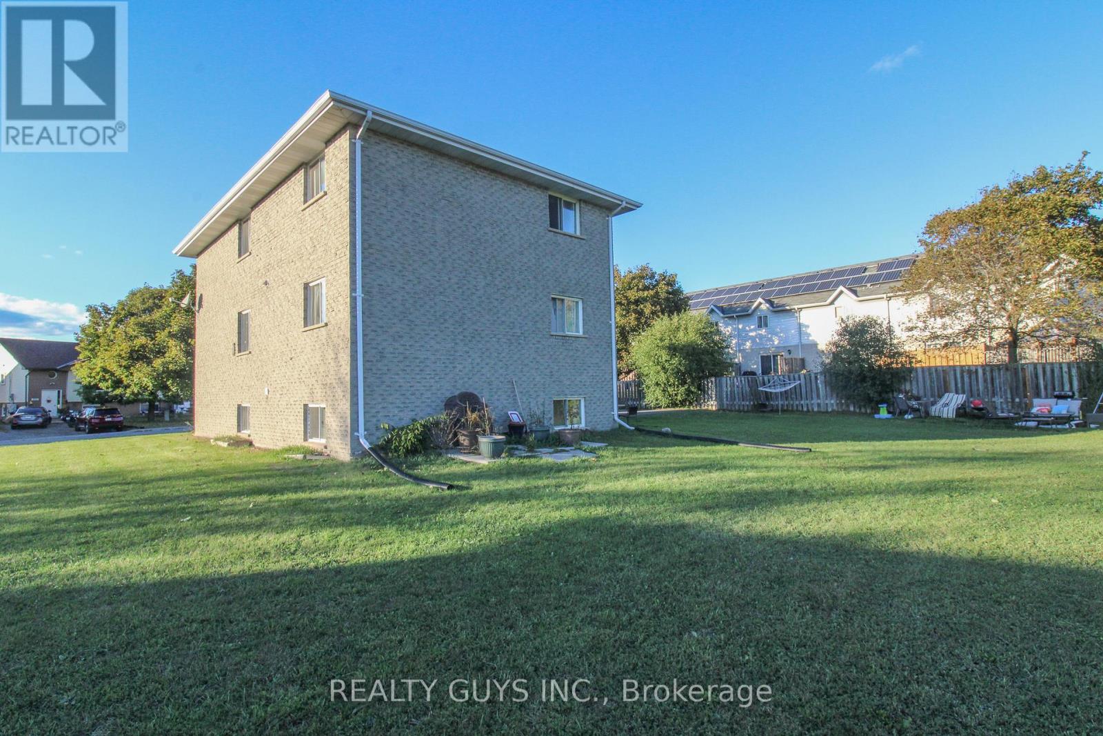 554 Crystal Drive, Peterborough (Ashburnham Ward 4), Ontario  K9J 8H5 - Photo 6 - X12476238