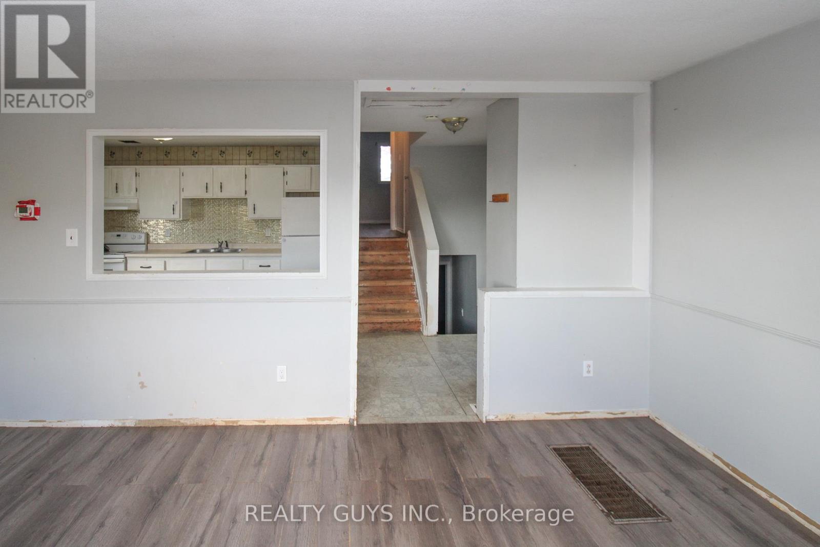 290 Mcfarlane Street, Peterborough (Ashburnham Ward 4), Ontario  K9H 1K4 - Photo 15 - X12476246