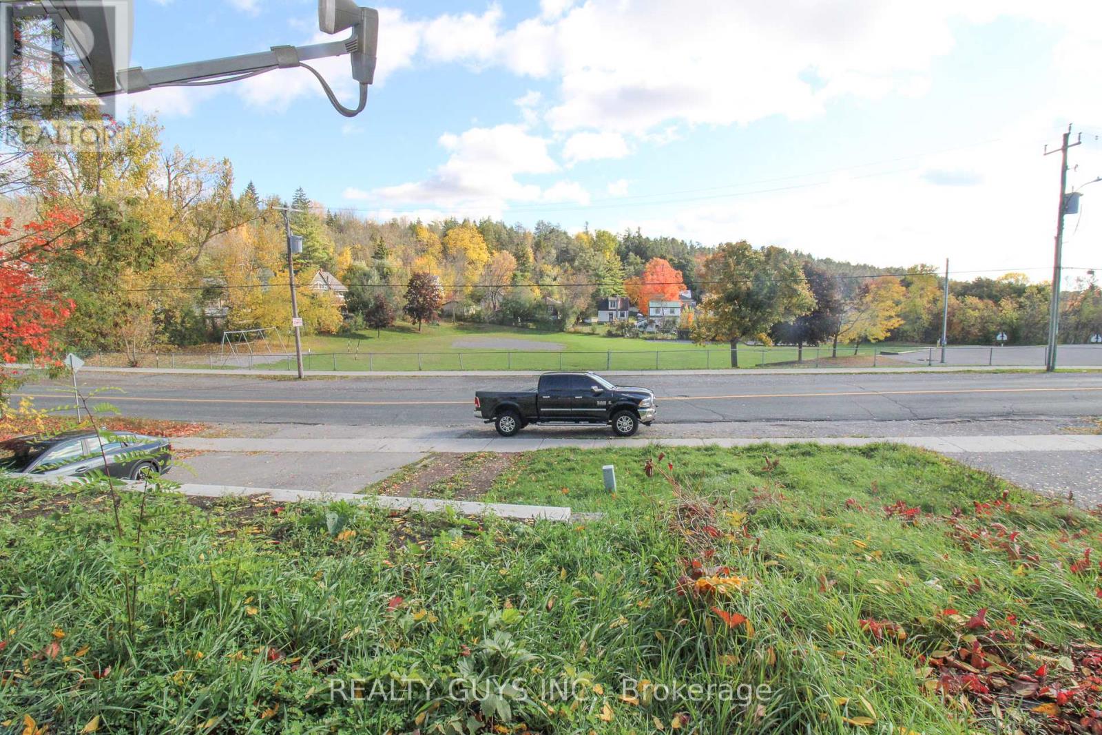 290 Mcfarlane Street, Peterborough (Ashburnham Ward 4), Ontario  K9H 1K4 - Photo 3 - X12476246