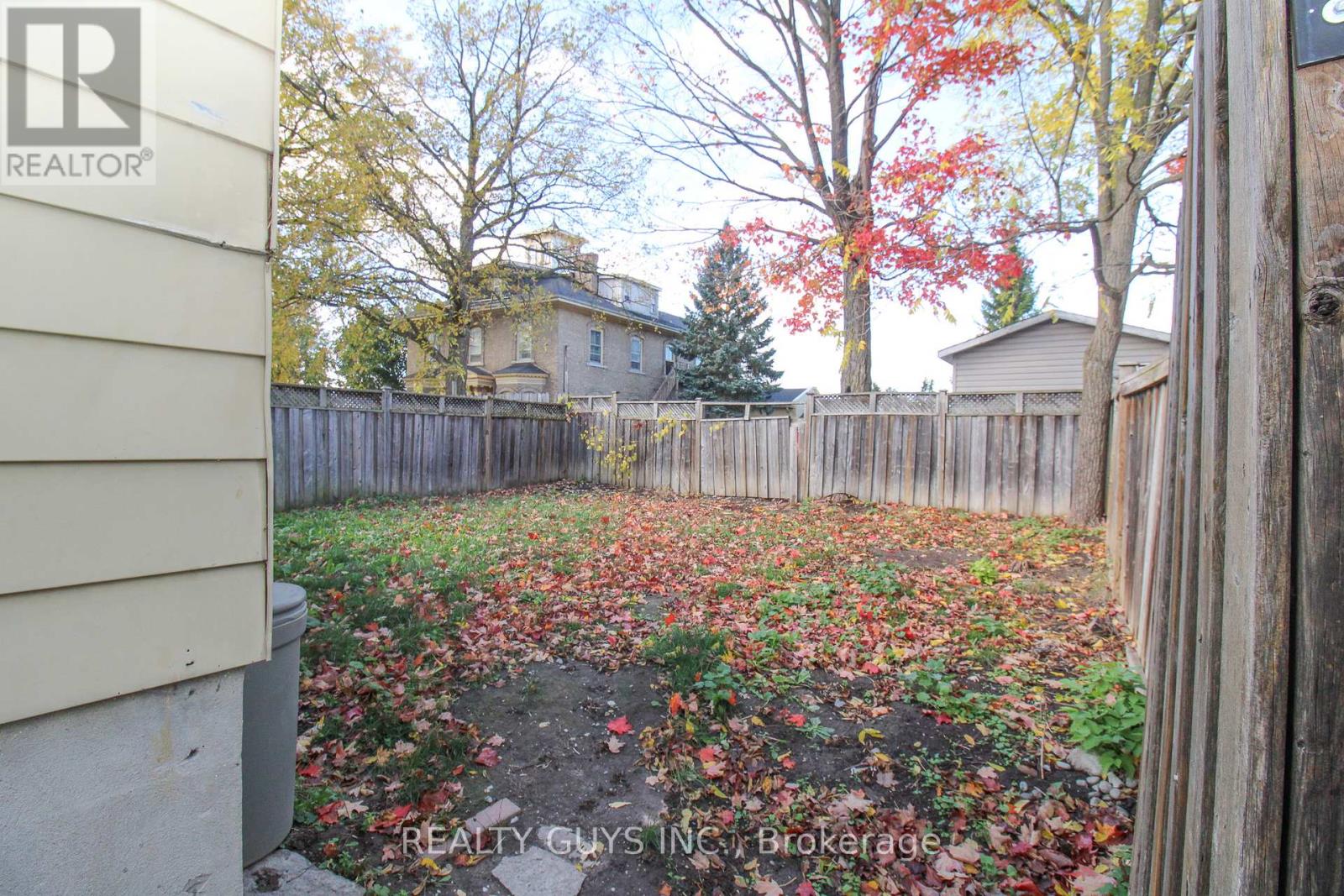 290 Mcfarlane Street, Peterborough (Ashburnham Ward 4), Ontario  K9H 1K4 - Photo 5 - X12476246
