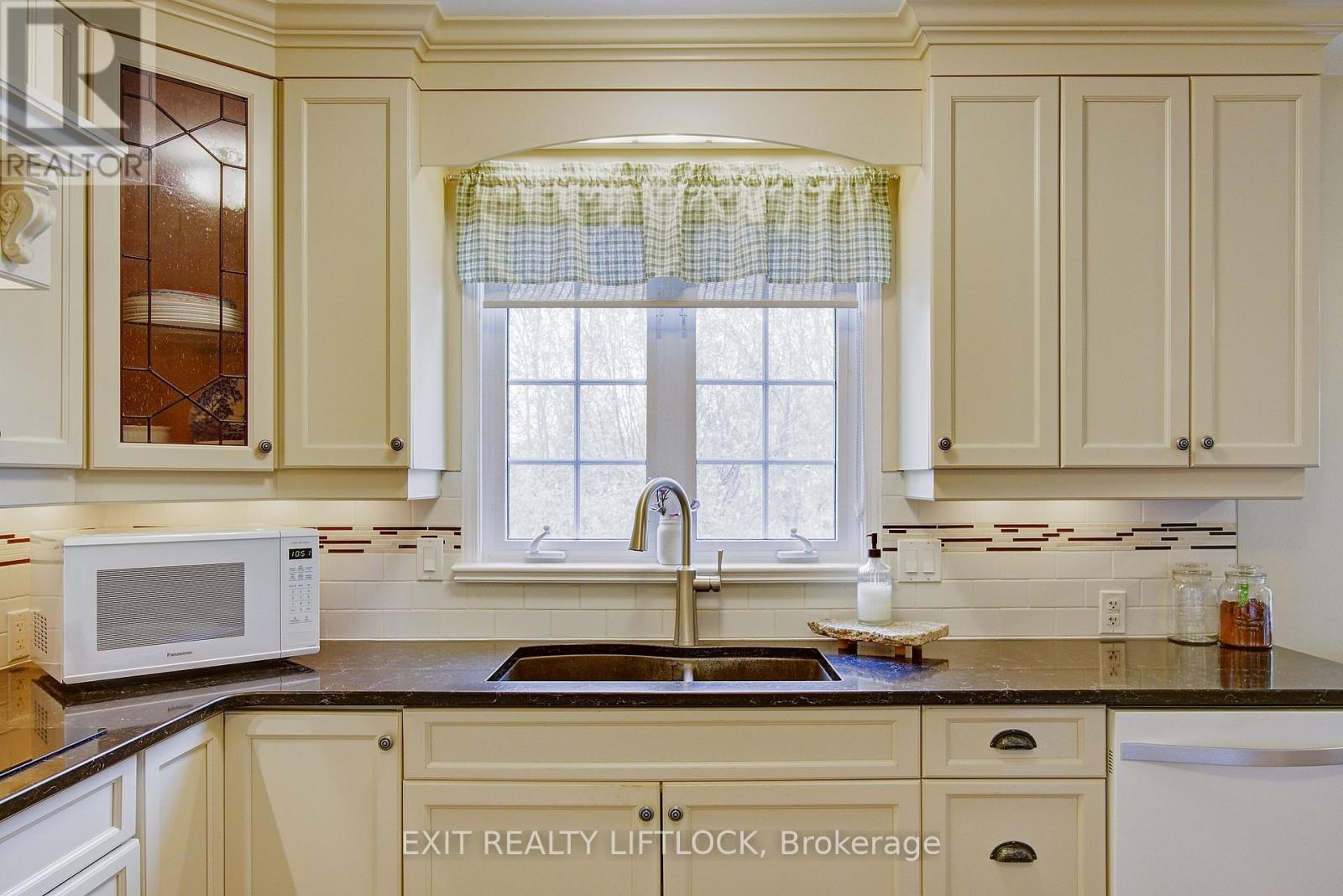 544 County Road 8, Douro-Dummer, Ontario  K0L 2H0 - Photo 10 - X12476524