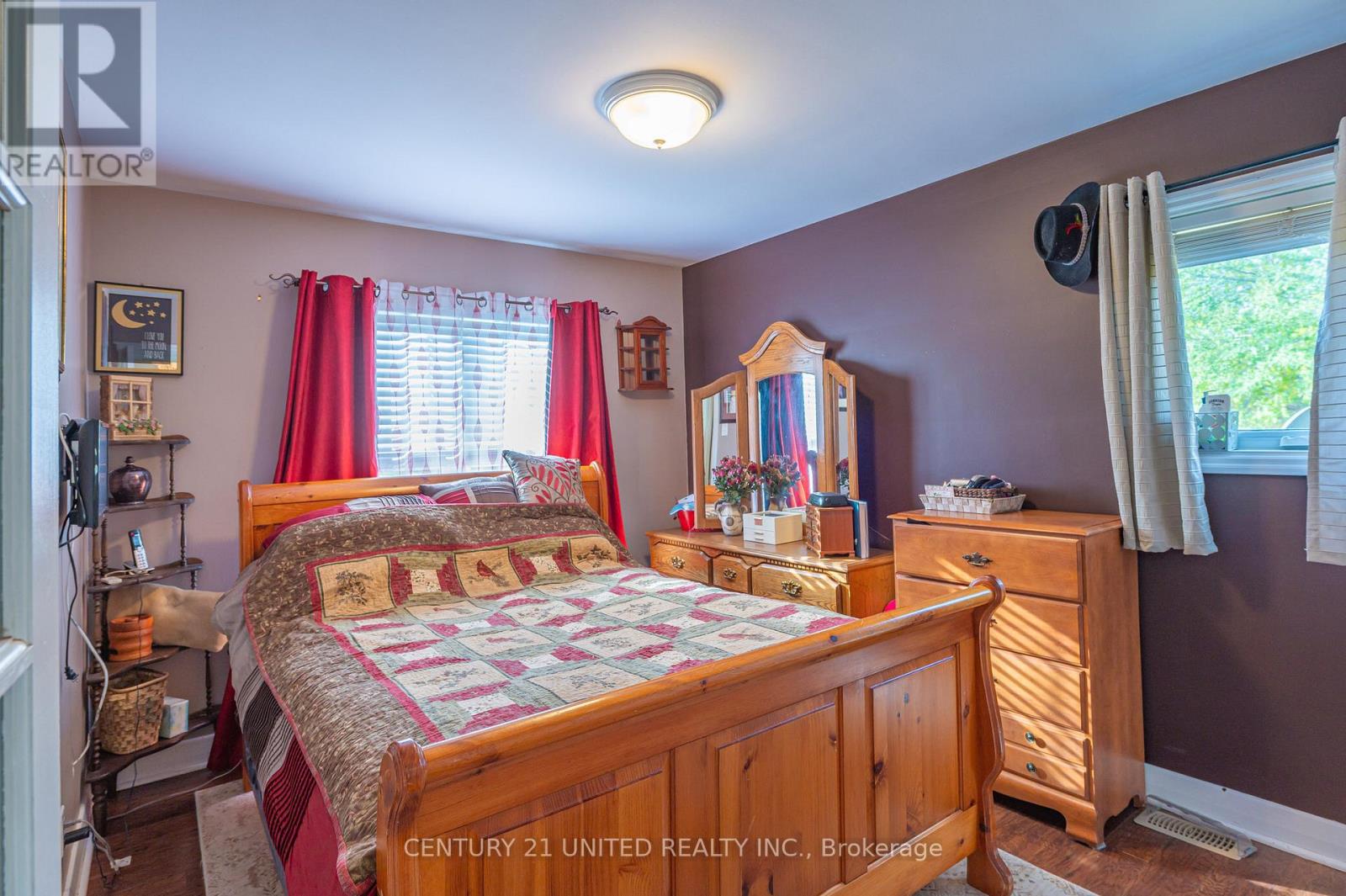 498 Howden Street, Peterborough (Otonabee Ward 1), Ontario  K9J 4B3 - Photo 13 - X12476651