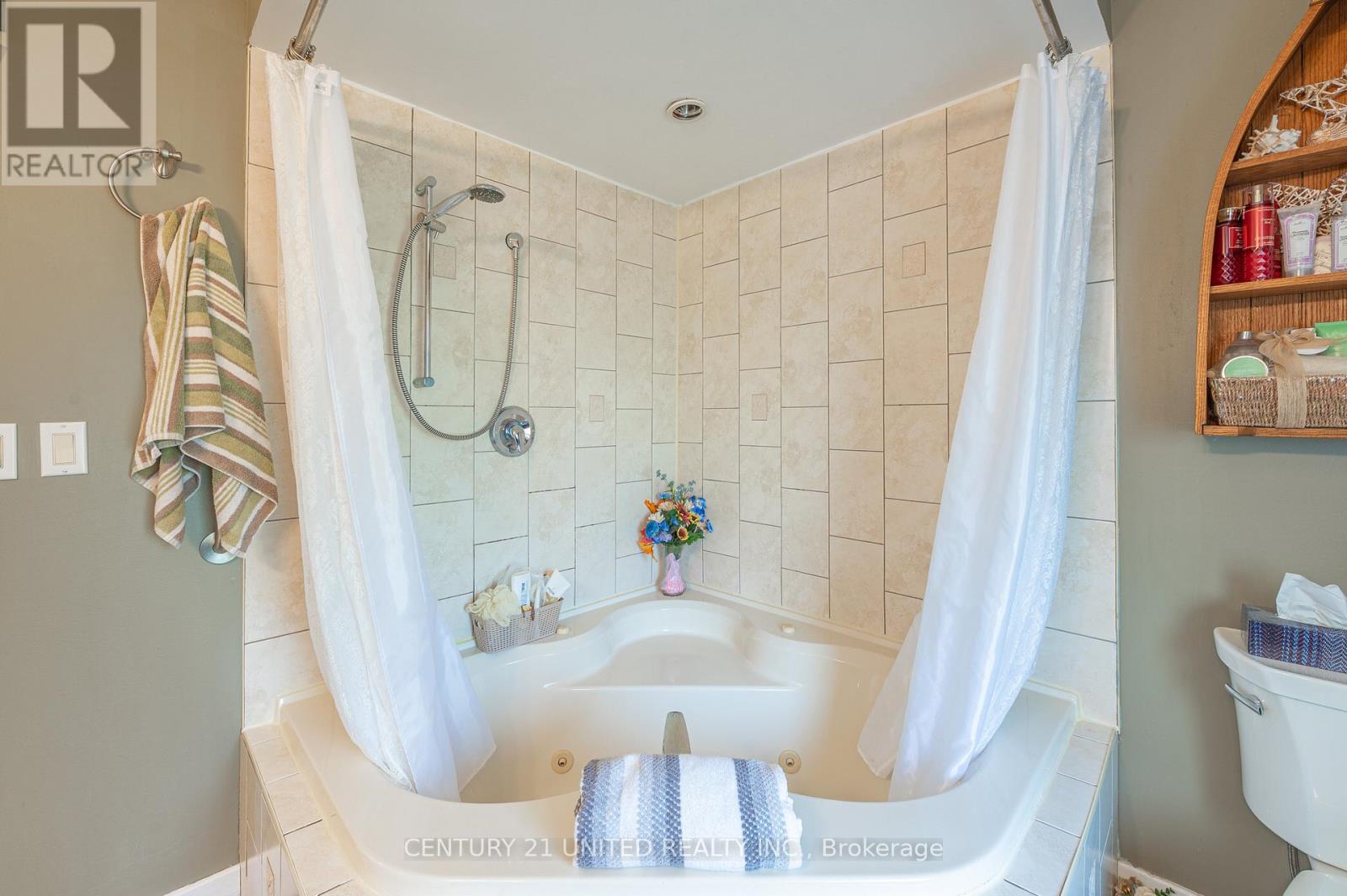 498 Howden Street, Peterborough (Otonabee Ward 1), Ontario  K9J 4B3 - Photo 15 - X12476651