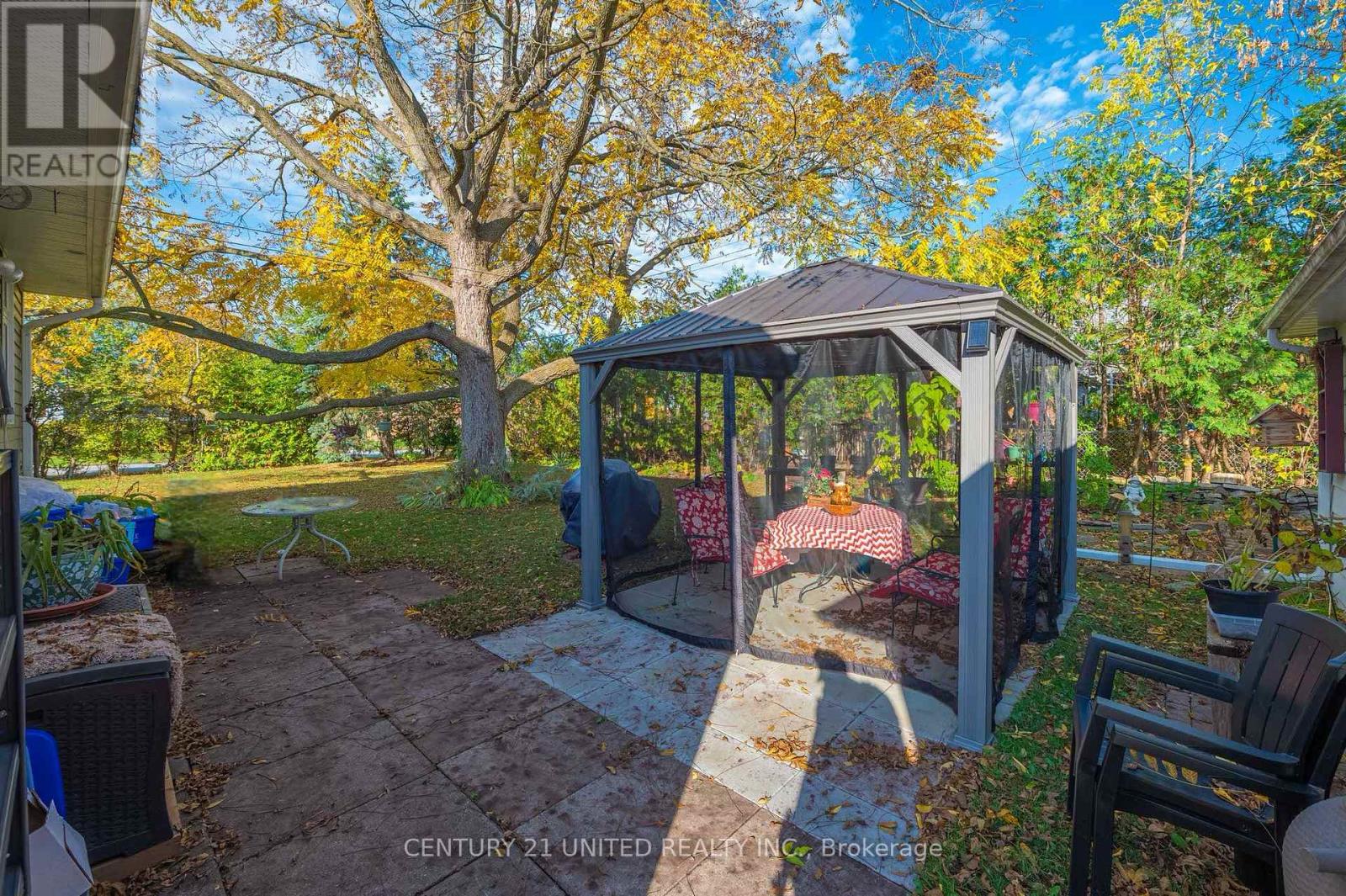 498 Howden Street, Peterborough (Otonabee Ward 1), Ontario  K9J 4B3 - Photo 6 - X12476651