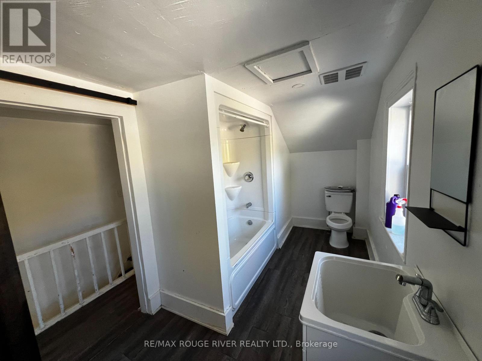 88 King Street, Kawartha Lakes (Lindsay), Ontario  K9V 1C9 - Photo 14 - X12476947