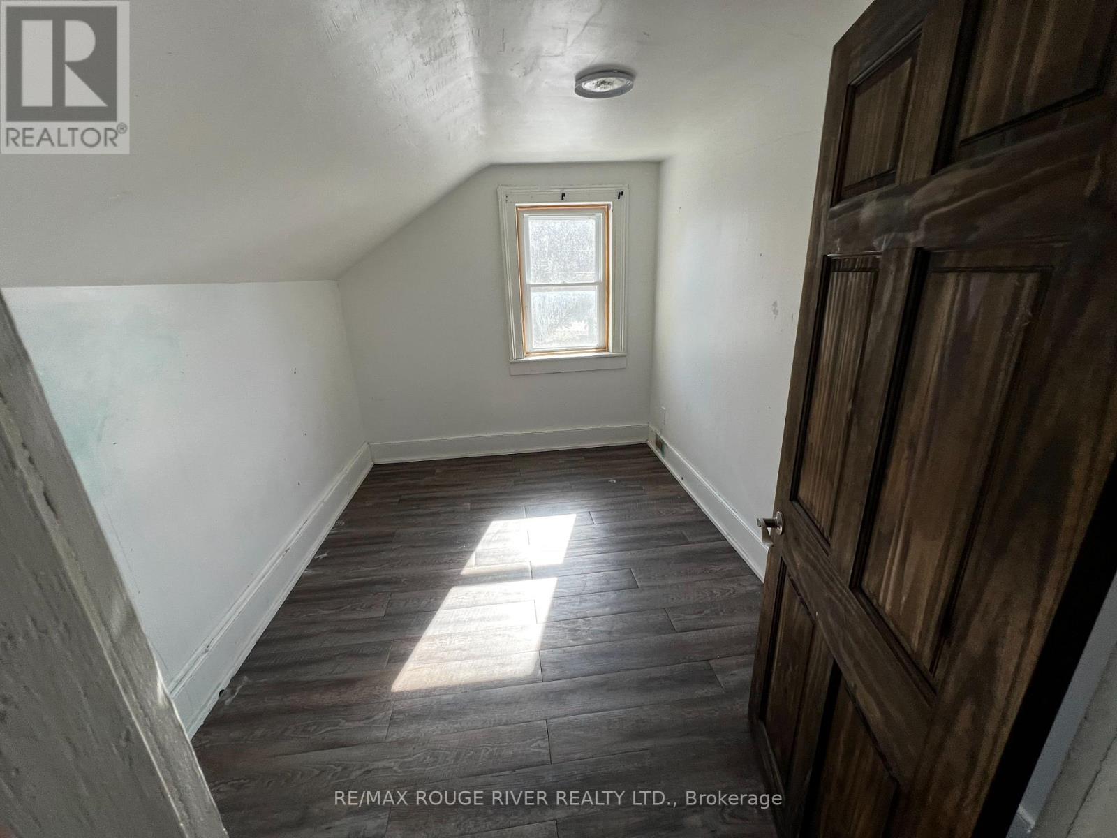 88 King Street, Kawartha Lakes (Lindsay), Ontario  K9V 1C9 - Photo 15 - X12476947