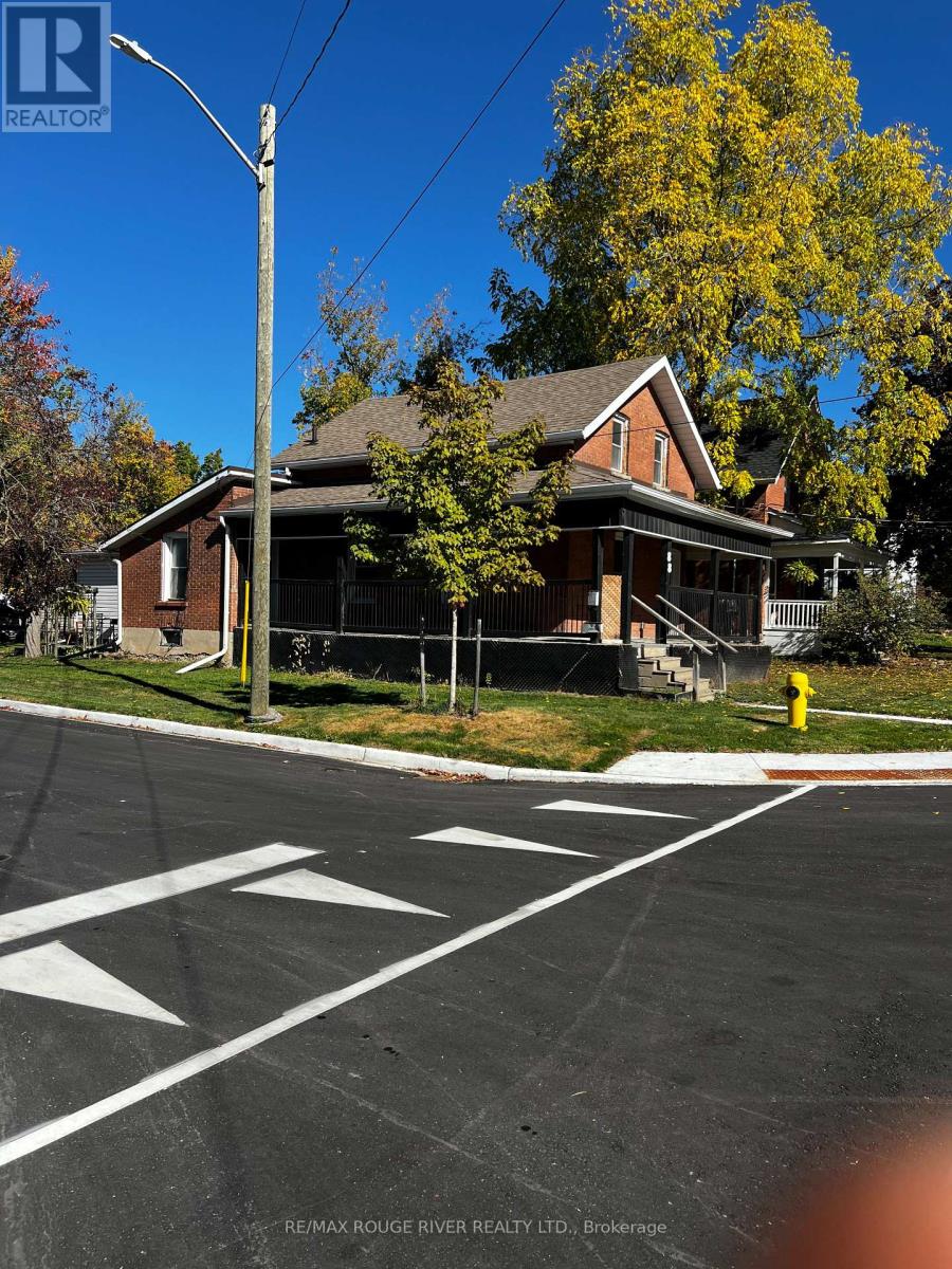 88 King Street, Kawartha Lakes (Lindsay), Ontario  K9V 1C9 - Photo 16 - X12476947