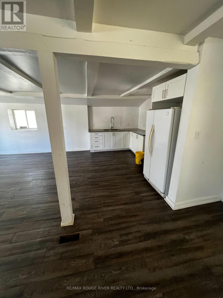 88 King Street, Kawartha Lakes (Lindsay), Ontario  K9V 1C9 - Photo 7 - X12476947