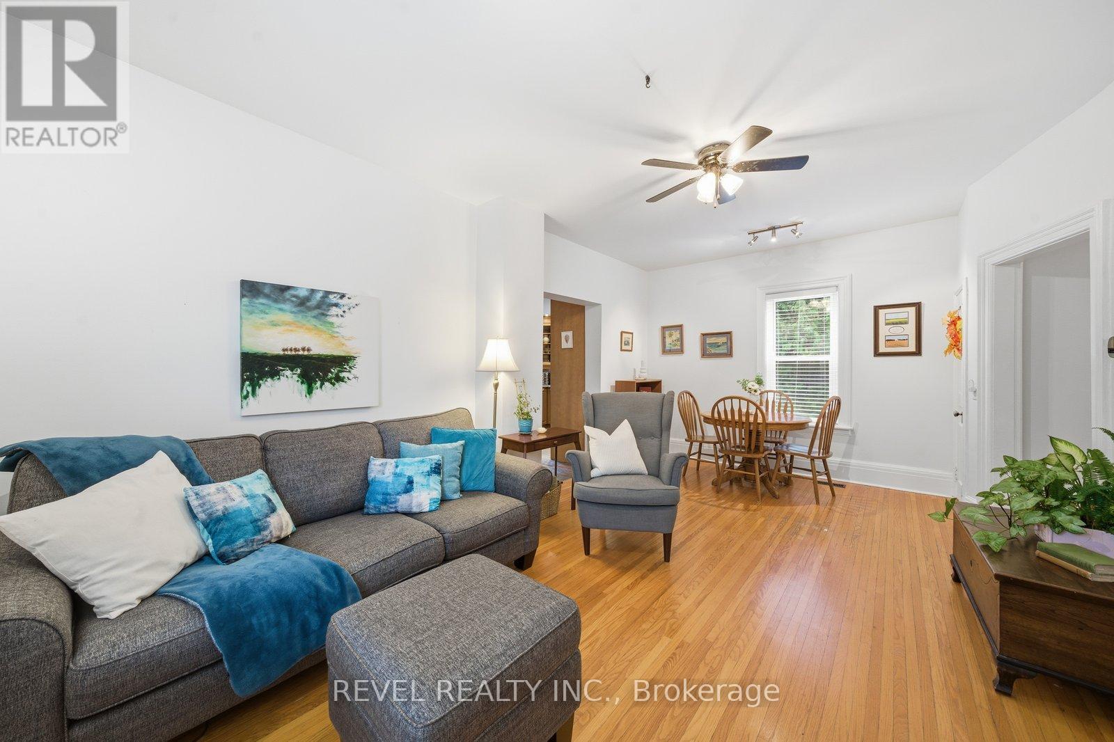 94 Elgin Street, Kawartha Lakes (Lindsay), Ontario  K9V 3W7 - Photo 10 - X12477359