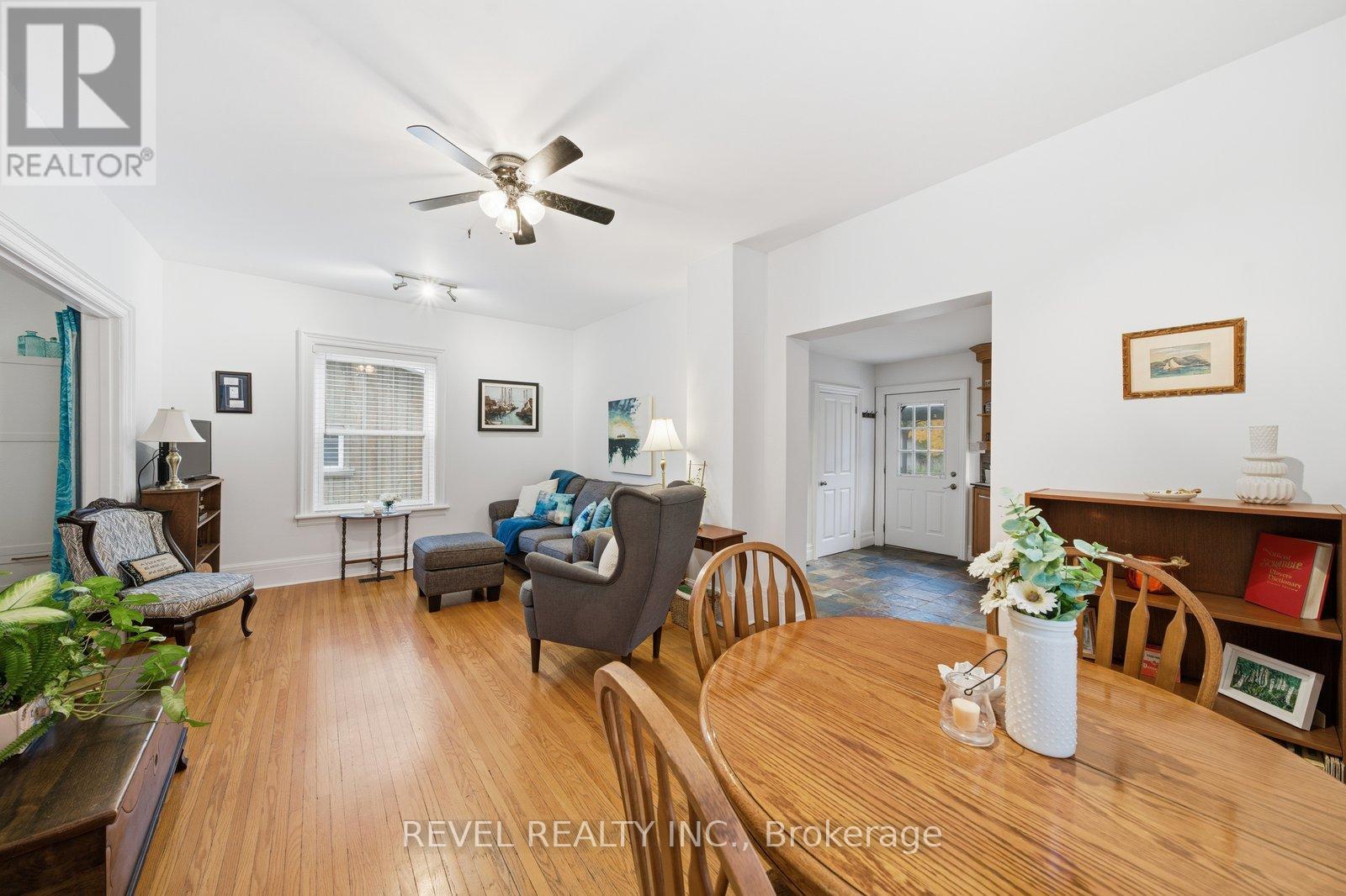 94 Elgin Street, Kawartha Lakes (Lindsay), Ontario  K9V 3W7 - Photo 11 - X12477359