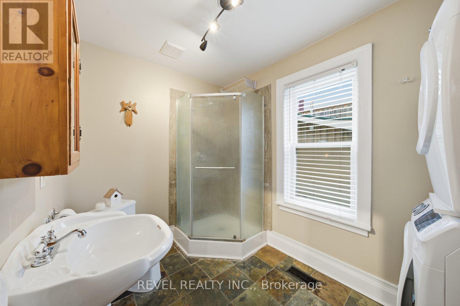 94 Elgin Street, Kawartha Lakes (Lindsay), Ontario  K9V 3W7 - Photo 20 - X12477359