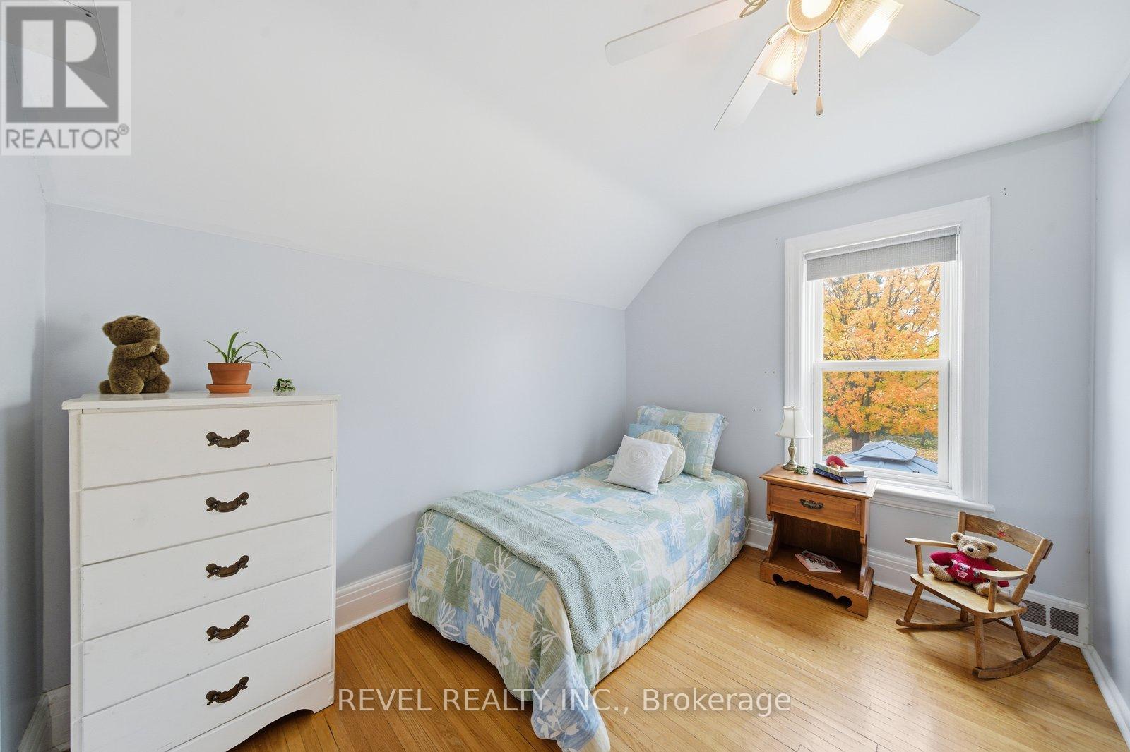 94 Elgin Street, Kawartha Lakes (Lindsay), Ontario  K9V 3W7 - Photo 33 - X12477359