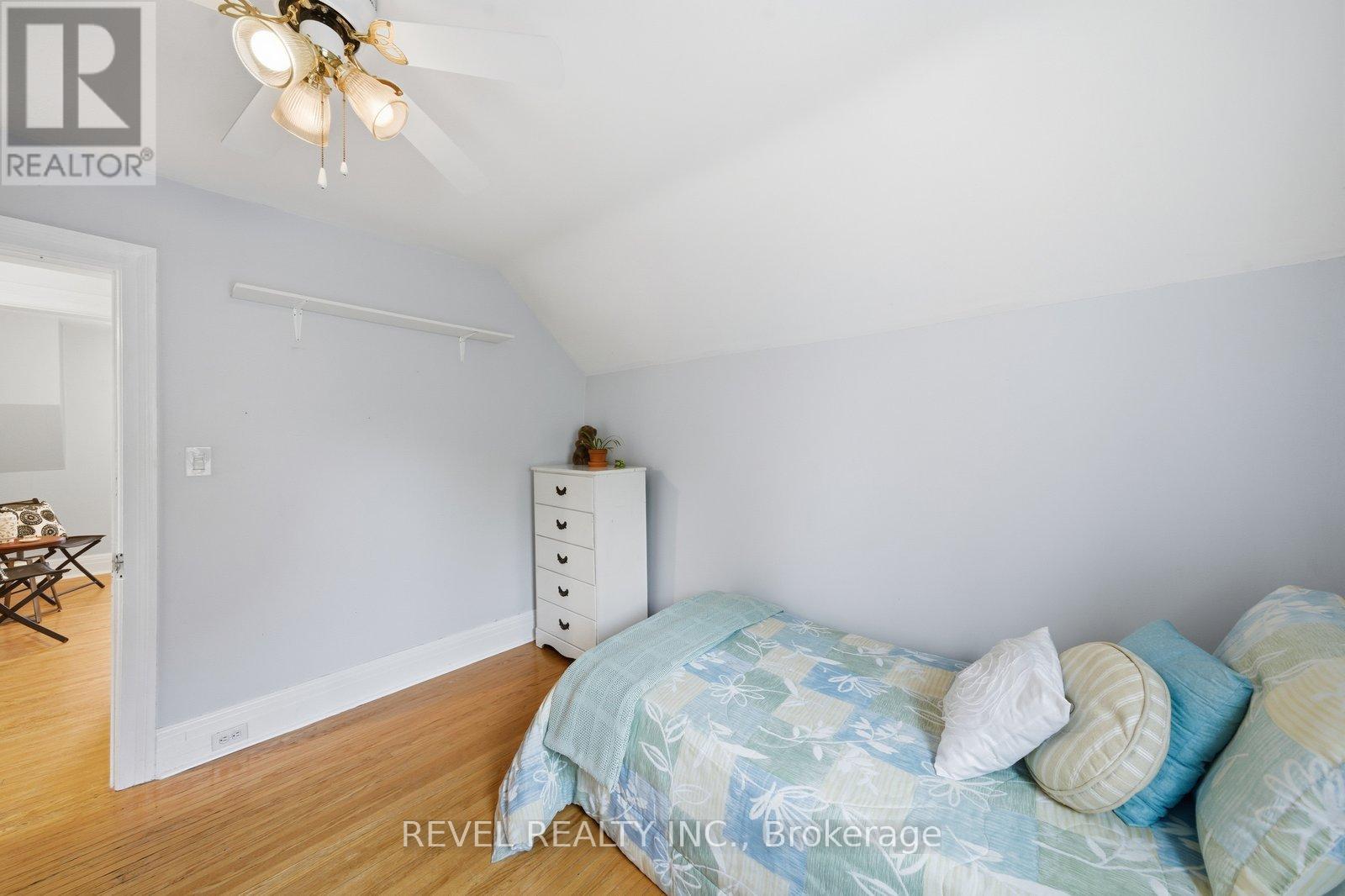 94 Elgin Street, Kawartha Lakes (Lindsay), Ontario  K9V 3W7 - Photo 35 - X12477359