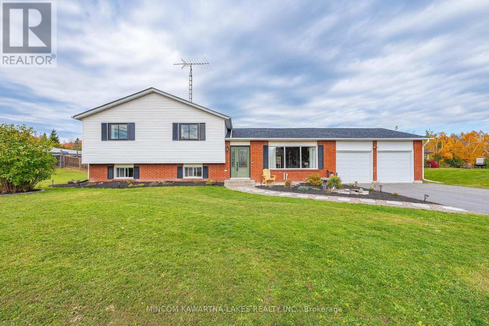 944 Blue Jay Street, Cavan Monaghan (Cavan Twp), Ontario  L0A 1C0 - Photo 3 - X12477636