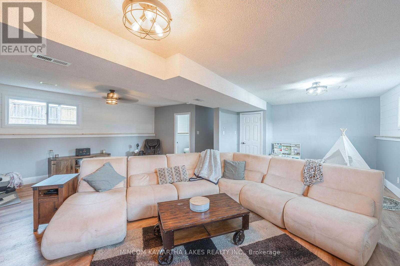 944 Blue Jay Street, Cavan Monaghan (Cavan Twp), Ontario  L0A 1C0 - Photo 34 - X12477636