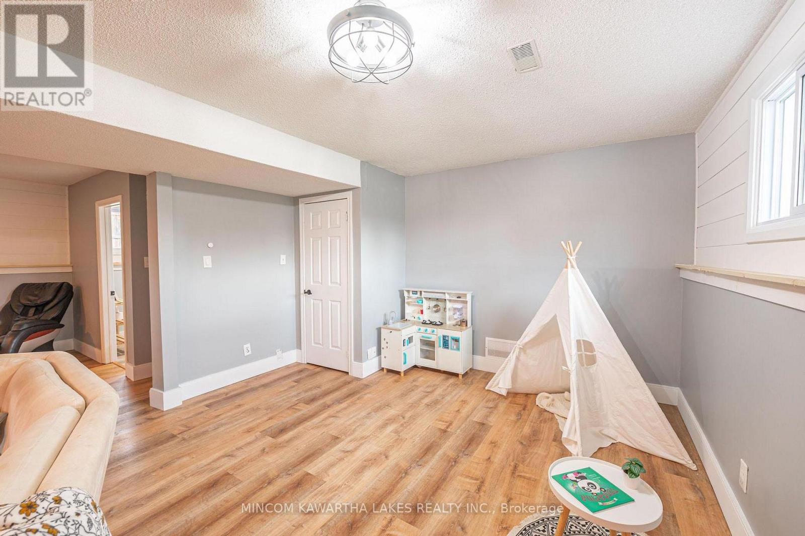 944 Blue Jay Street, Cavan Monaghan (Cavan Twp), Ontario  L0A 1C0 - Photo 36 - X12477636