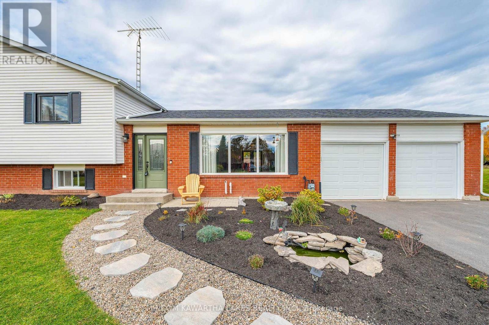 944 Blue Jay Street, Cavan Monaghan (Cavan Twp), Ontario  L0A 1C0 - Photo 6 - X12477636