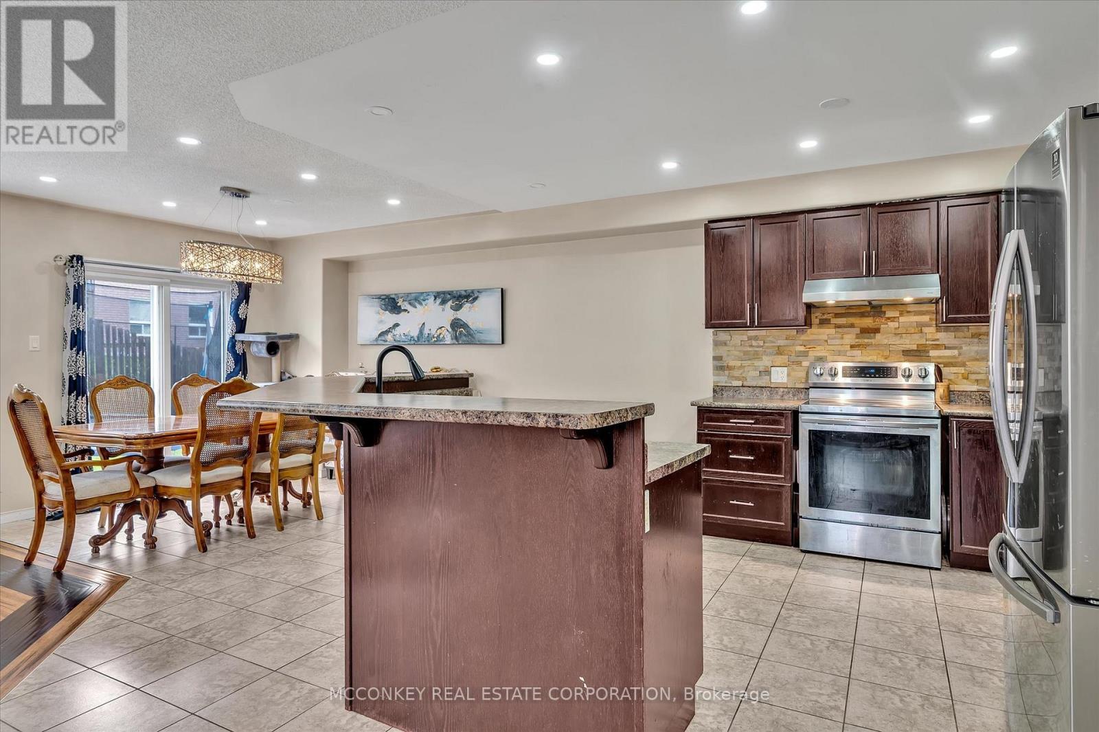 609 Ackerman Crescent, Peterborough (Monaghan Ward 2), Ontario  K9K 2S5 - Photo 10 - X12477734