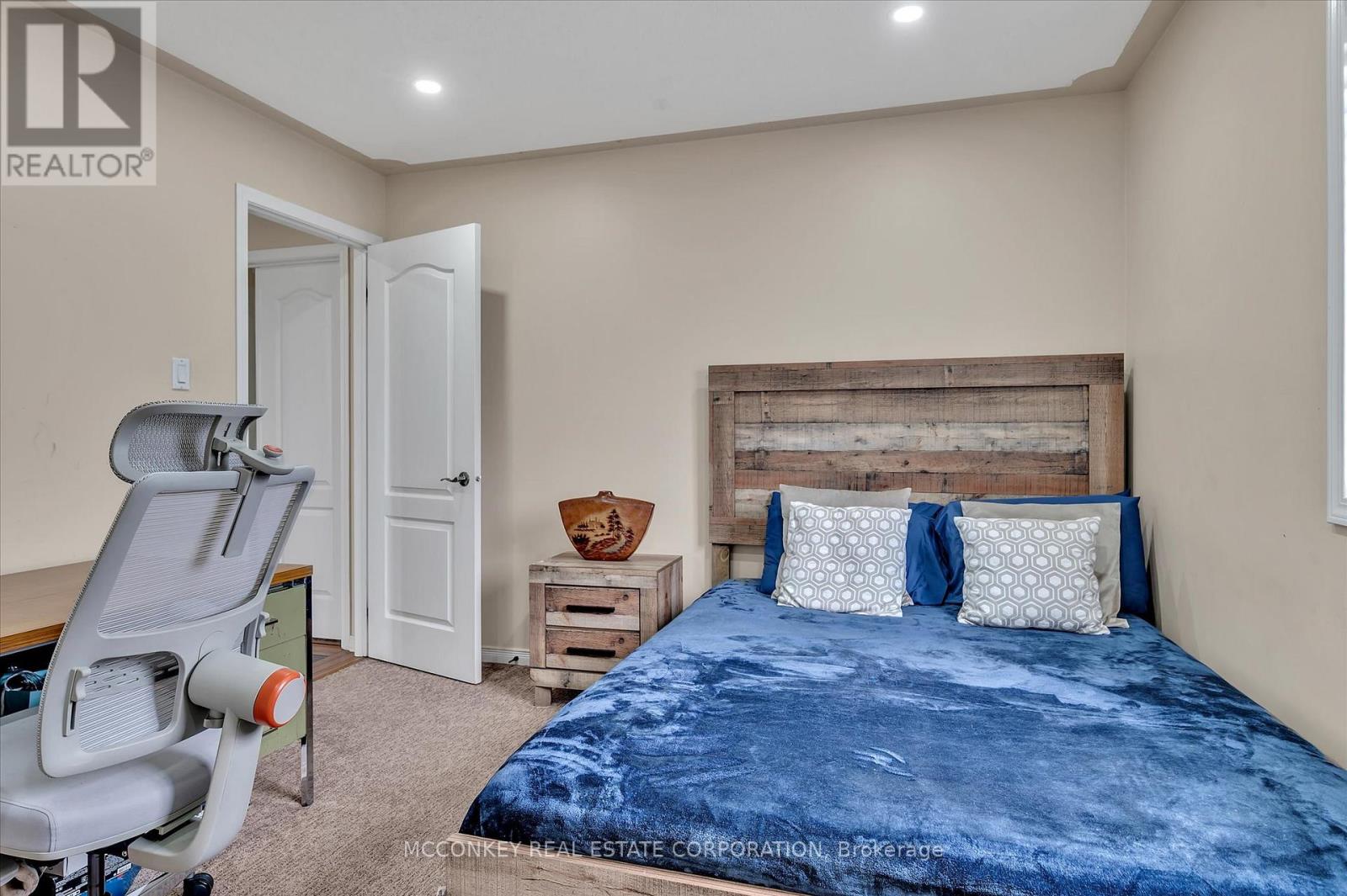 609 Ackerman Crescent, Peterborough (Monaghan Ward 2), Ontario  K9K 2S5 - Photo 33 - X12477734