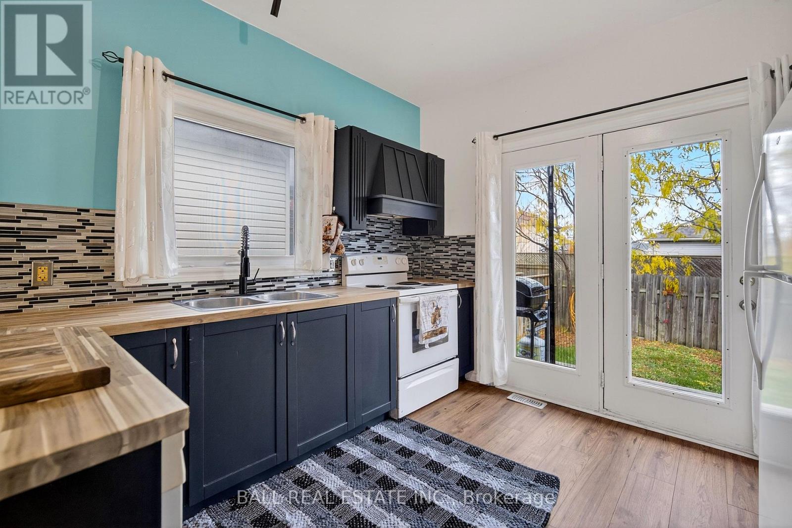 116 Adelaide Street S, Kawartha Lakes (Lindsay), Ontario  K9V 0B7 - Photo 10 - X12478213