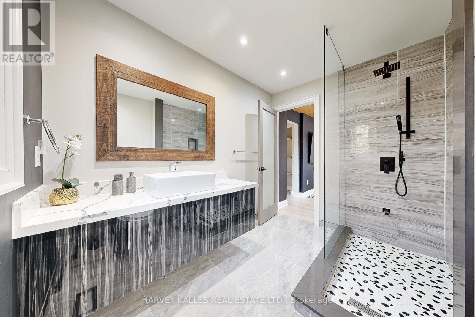 1 Mcgill Drive, Kawartha Lakes (Manvers), Ontario  K9V 4R4 - Photo 24 - X12477938