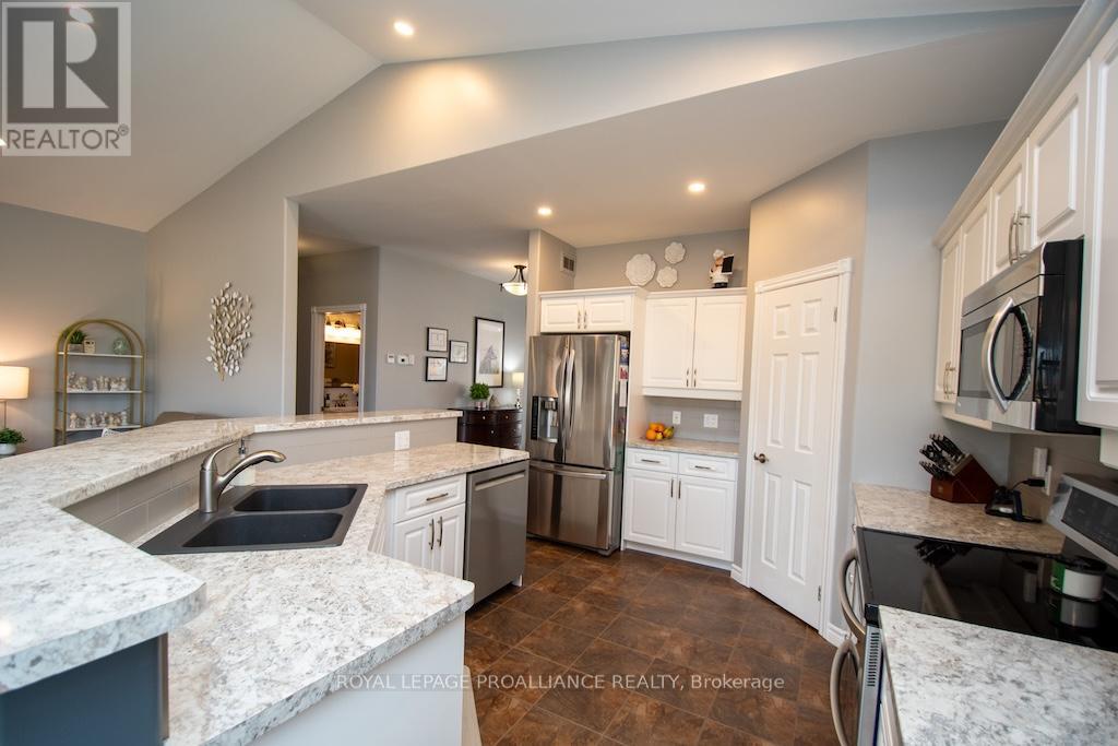 1445 Ireland Drive, Peterborough (Monaghan Ward 2), Ontario  K9K 0A4 - Photo 11 - X12478402