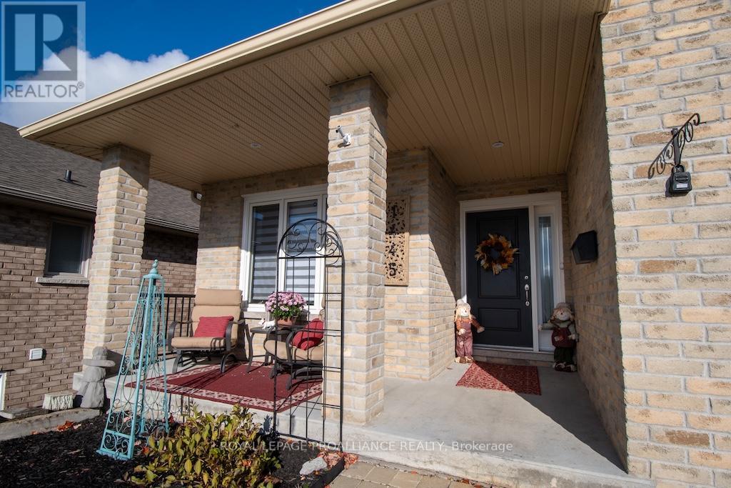 1445 Ireland Drive, Peterborough (Monaghan Ward 2), Ontario  K9K 0A4 - Photo 2 - X12478402