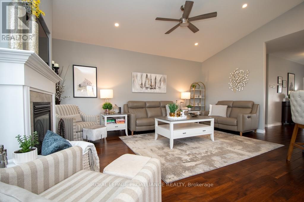 1445 Ireland Drive, Peterborough (Monaghan Ward 2), Ontario  K9K 0A4 - Photo 21 - X12478402