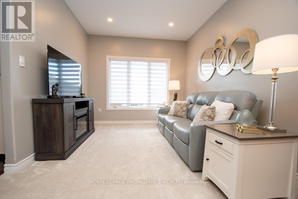 1445 Ireland Drive, Peterborough (Monaghan Ward 2), Ontario  K9K 0A4 - Photo 25 - X12478402