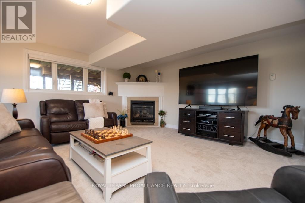 1445 Ireland Drive, Peterborough (Monaghan Ward 2), Ontario  K9K 0A4 - Photo 33 - X12478402